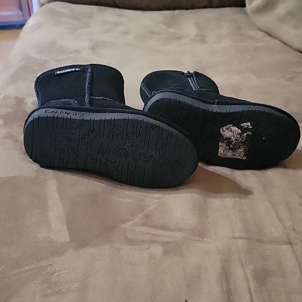 Bearpaw Kids Black Suede Leather‎ Sheepskin Lined Winter Boots